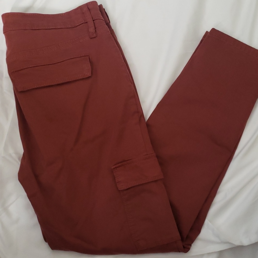 Universal Thread cargo pants